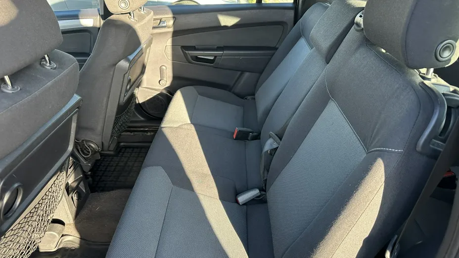 OPEL Zafira -