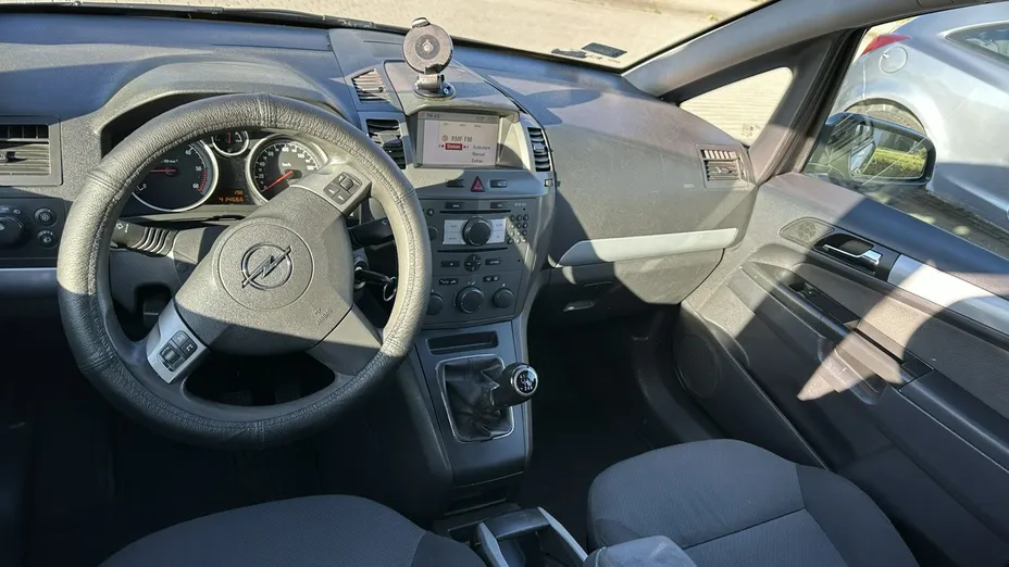 OPEL Zafira -