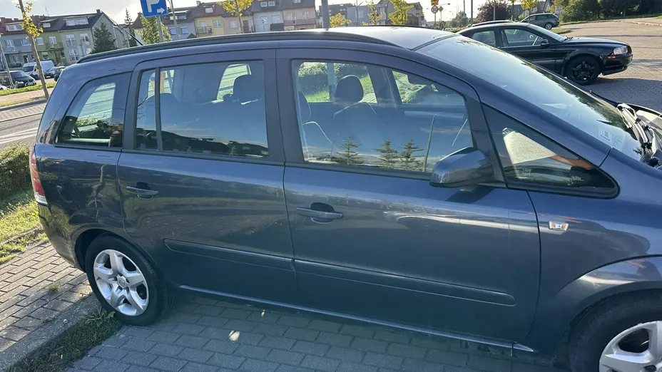 OPEL Zafira -