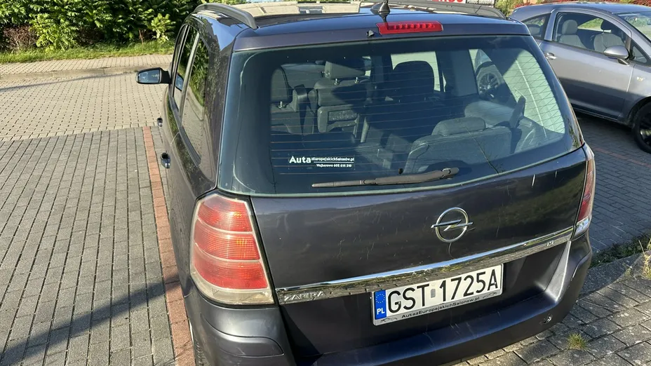 OPEL Zafira -