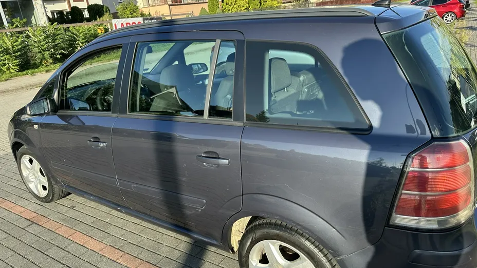 OPEL Zafira -