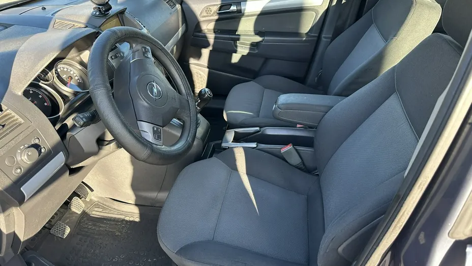 OPEL Zafira -