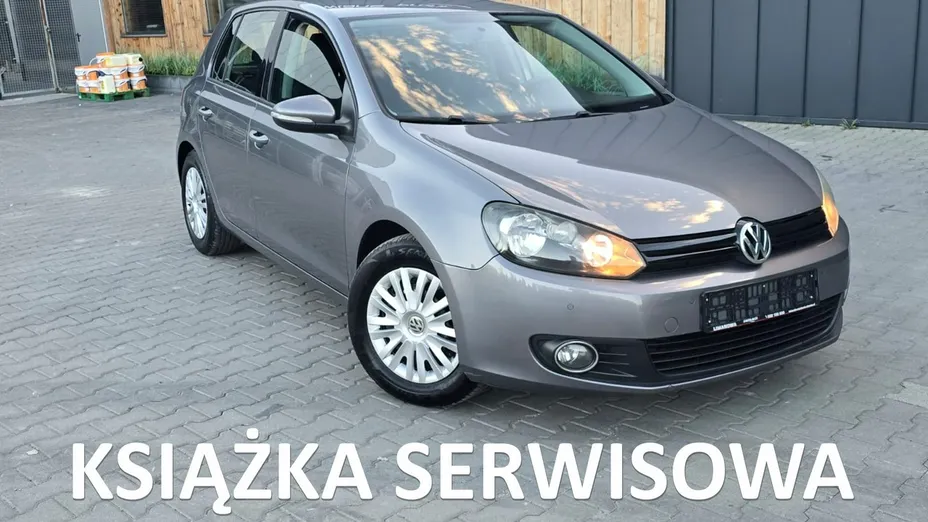 VOLKSWAGEN Golf -