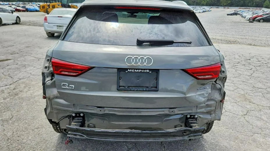 AUDI Q3 -