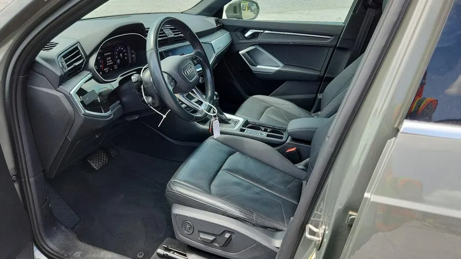 AUDI Q3 -