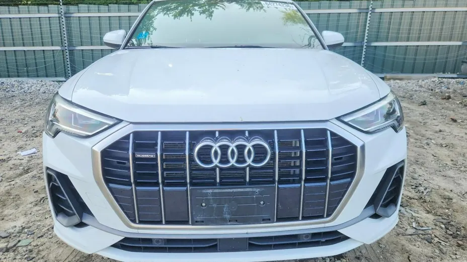 AUDI Q3 -