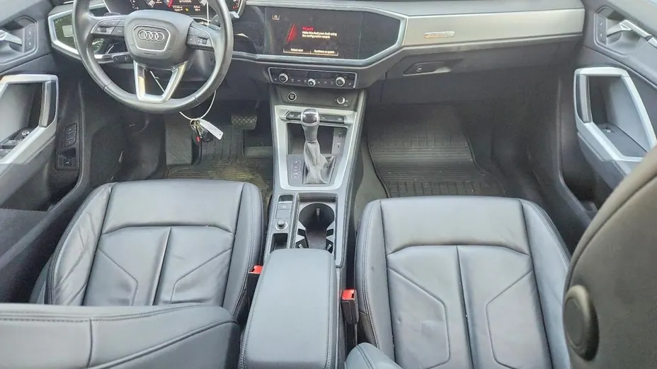 AUDI Q3 -