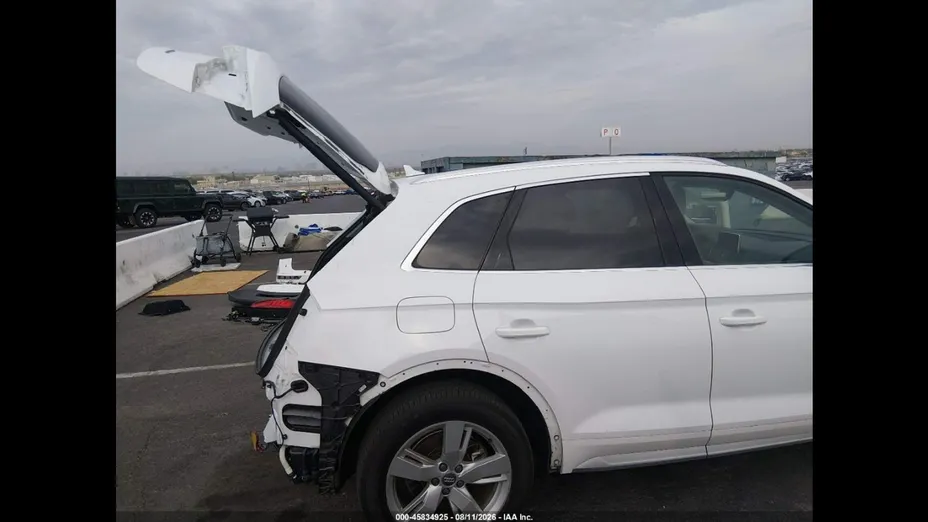 AUDI Q5 -