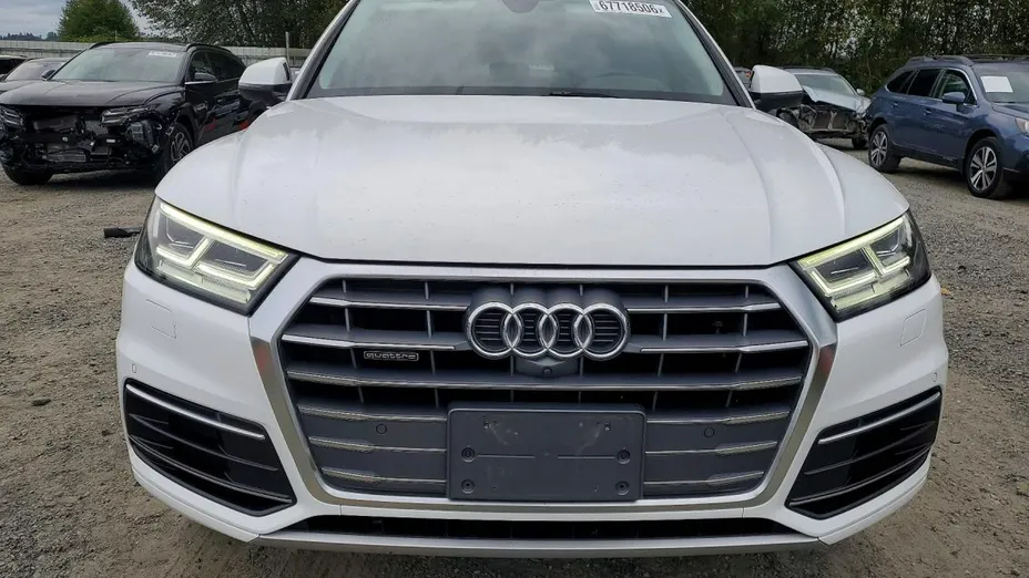 AUDI Q5 -