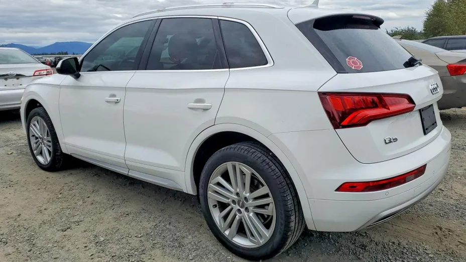 AUDI Q5 -