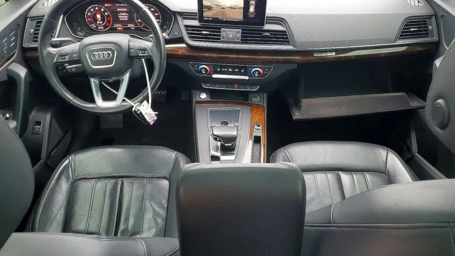 AUDI Q5 -