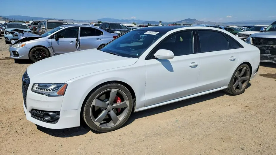 AUDI A8 -