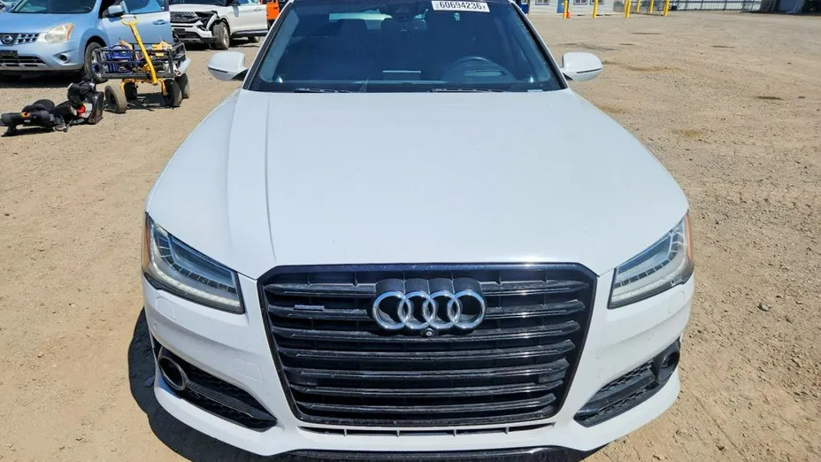 AUDI A8 -