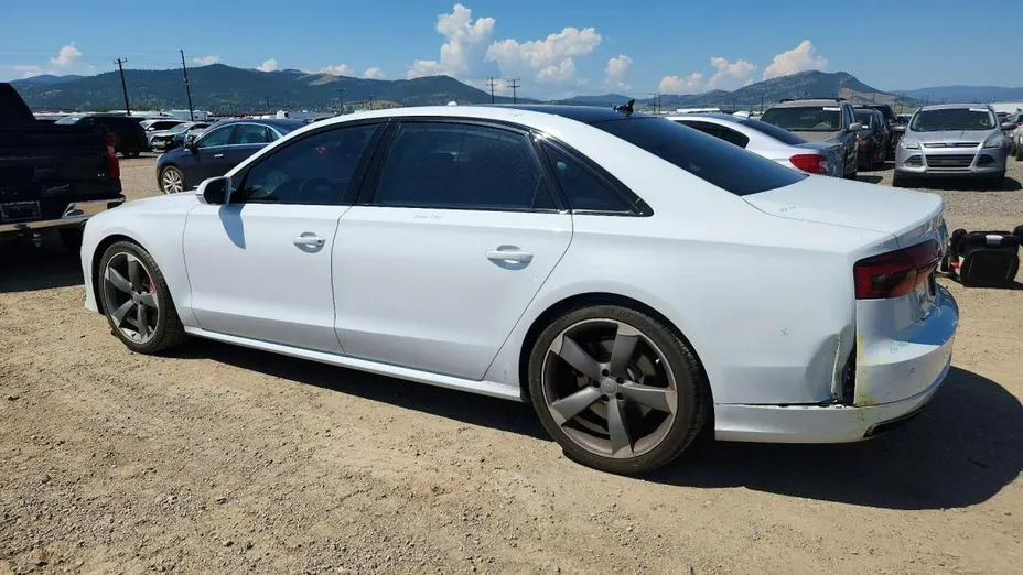 AUDI A8 -