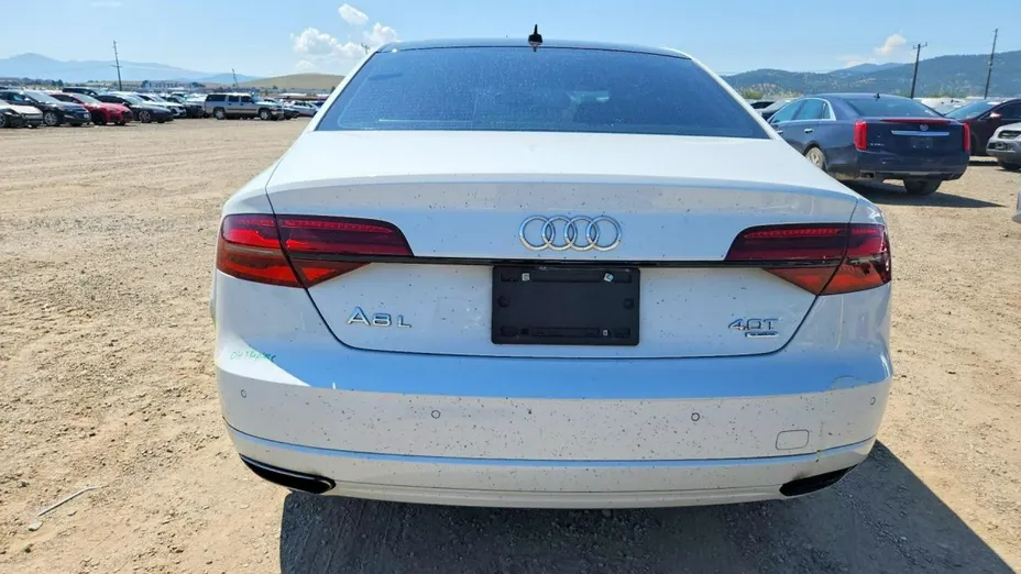 AUDI A8 -