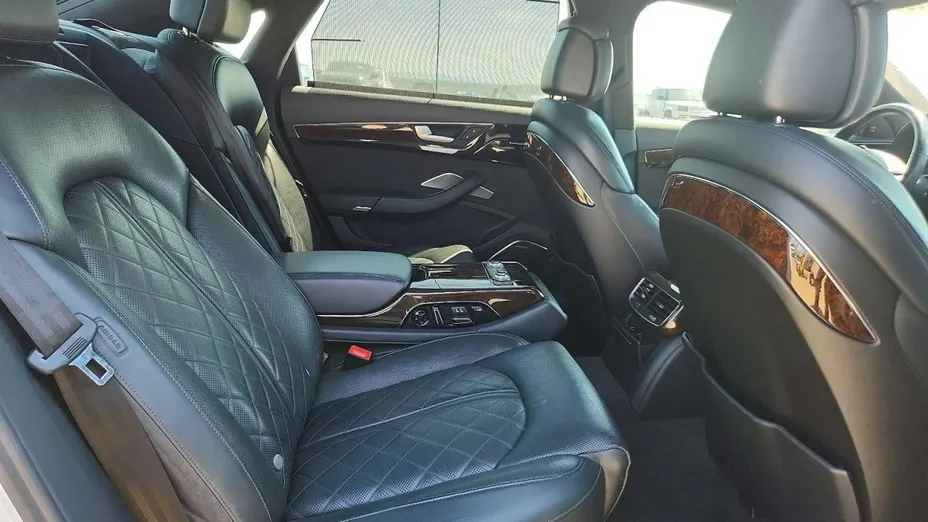 AUDI A8 -