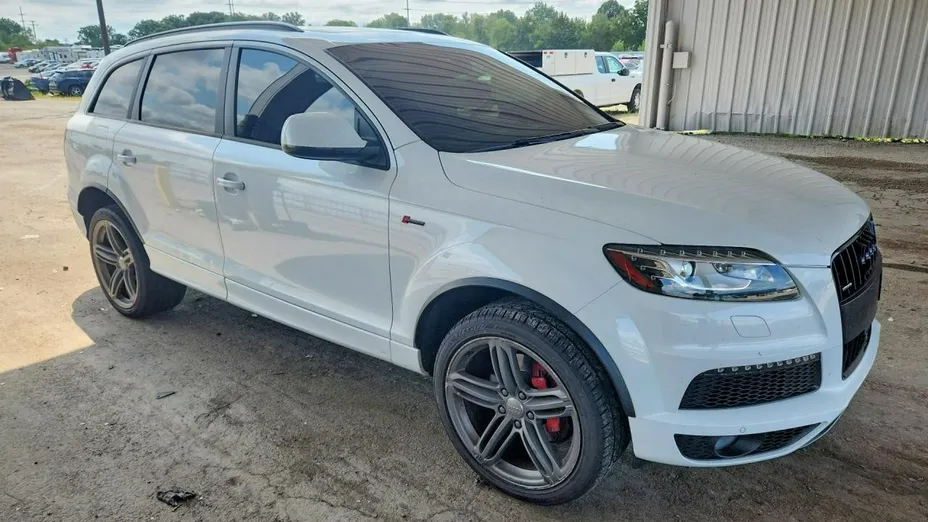 AUDI Q7 -