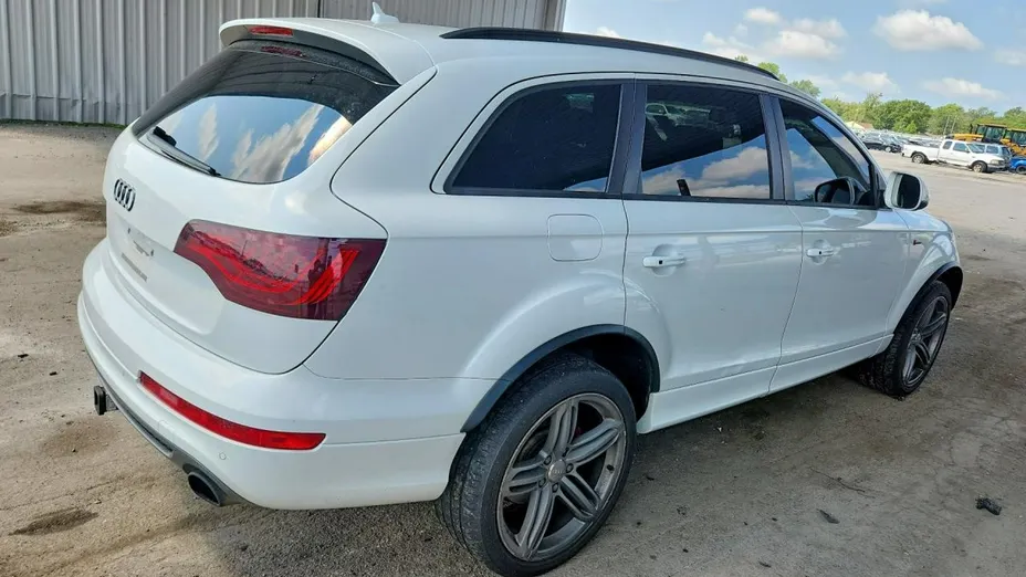 AUDI Q7 -
