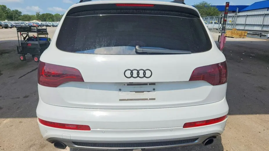 AUDI Q7 -