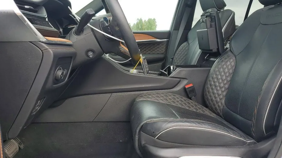 JEEP Grand Cherokee -