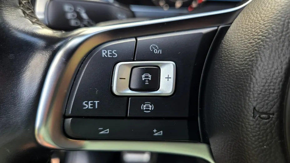 VOLKSWAGEN Arteon -