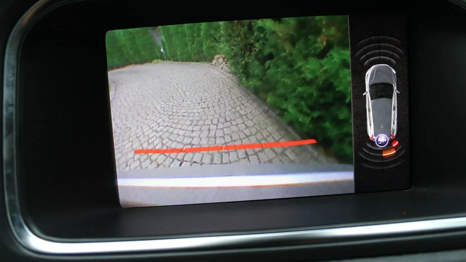 VOLVO V40 -