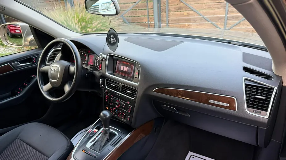 AUDI Q5 -