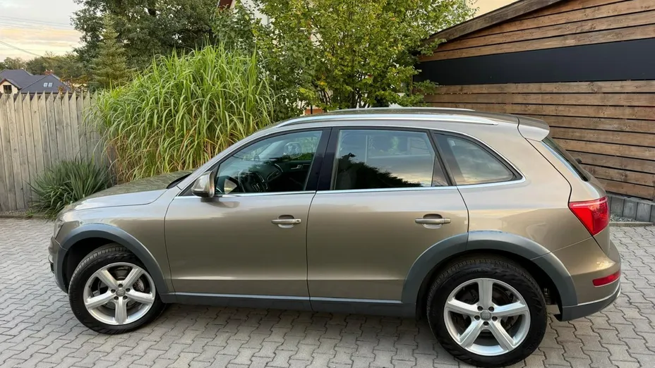 AUDI Q5 -