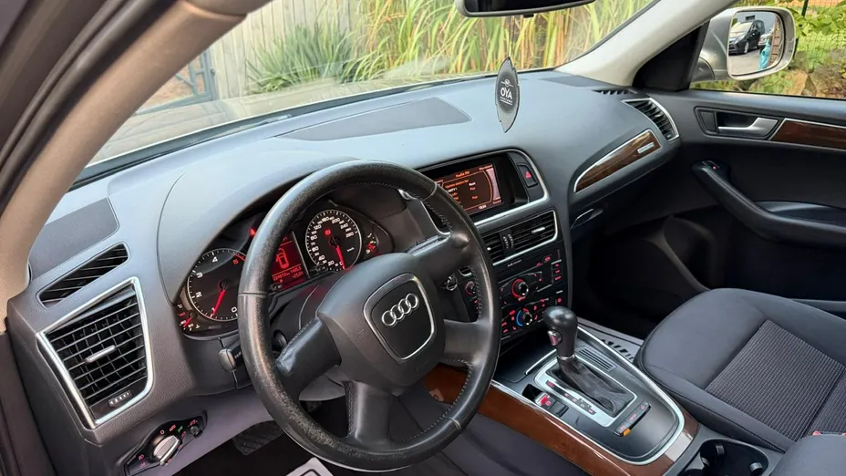 AUDI Q5 -