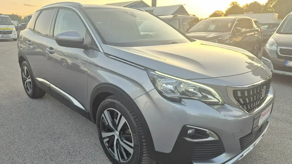 PEUGEOT 3008 -