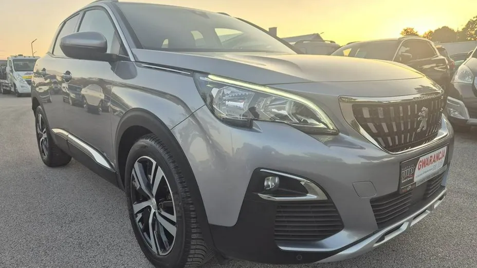 PEUGEOT 3008 -