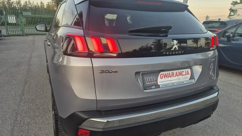 PEUGEOT 3008 -