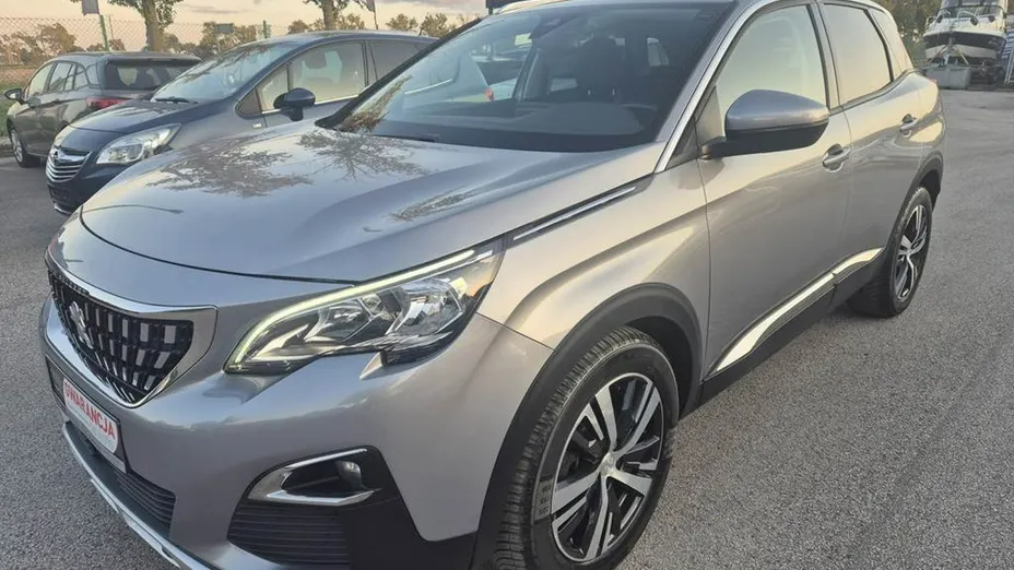 PEUGEOT 3008 -