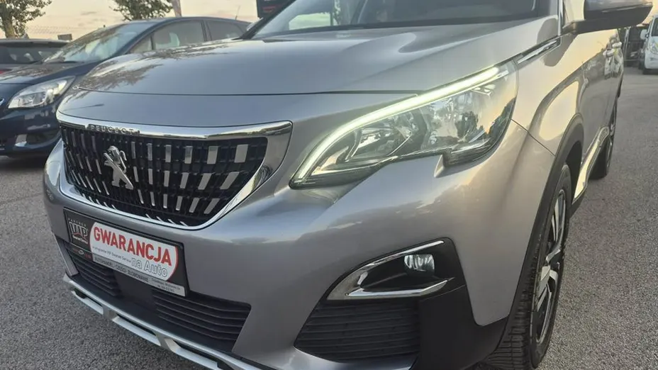 PEUGEOT 3008 -