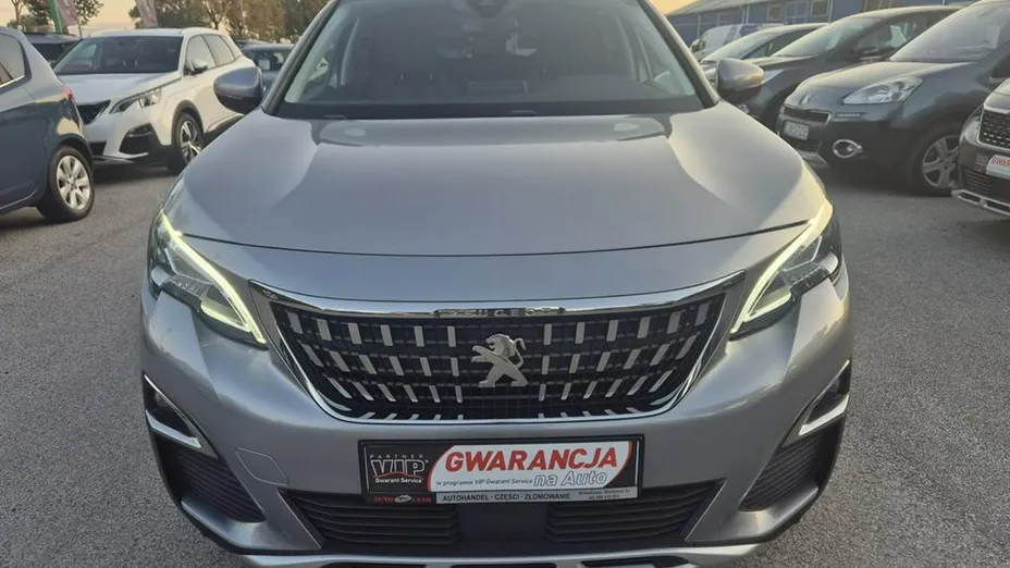 PEUGEOT 3008 -