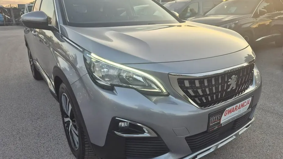 PEUGEOT 3008 -