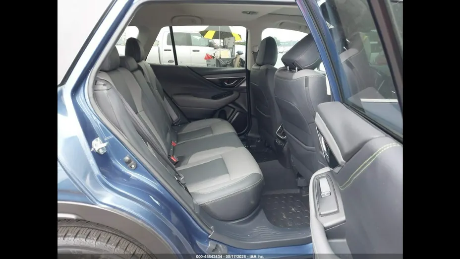 SUBARU Outback -