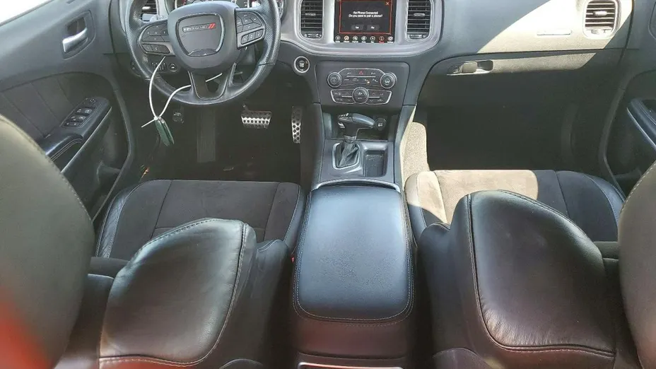 DODGE Charger -