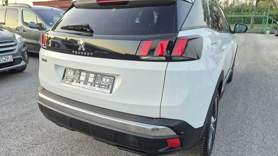 PEUGEOT 3008 -