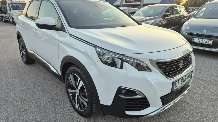 PEUGEOT 3008 -