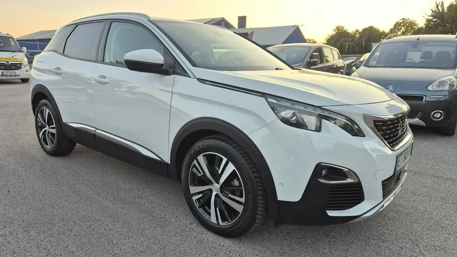 PEUGEOT 3008 -