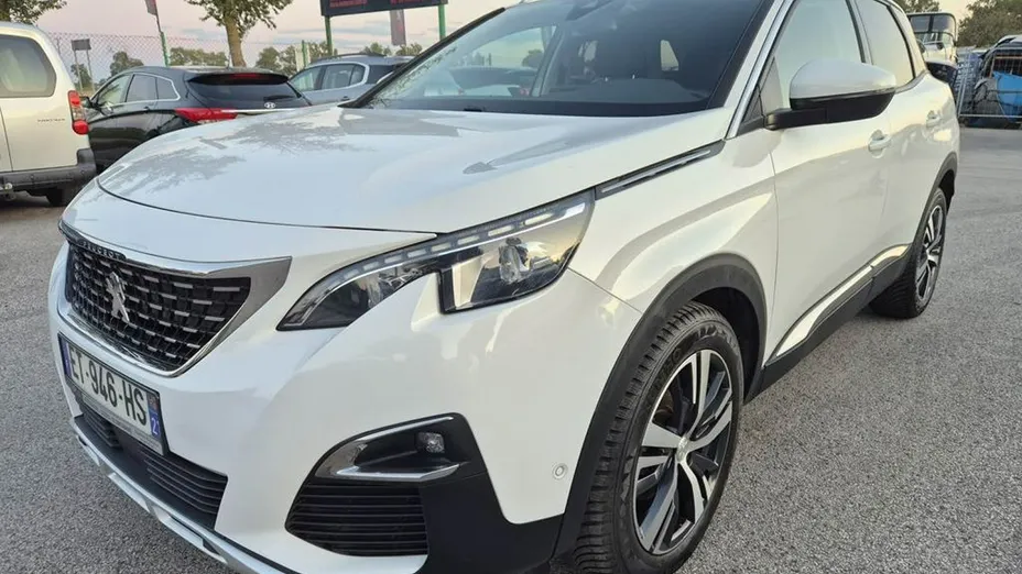 PEUGEOT 3008 -
