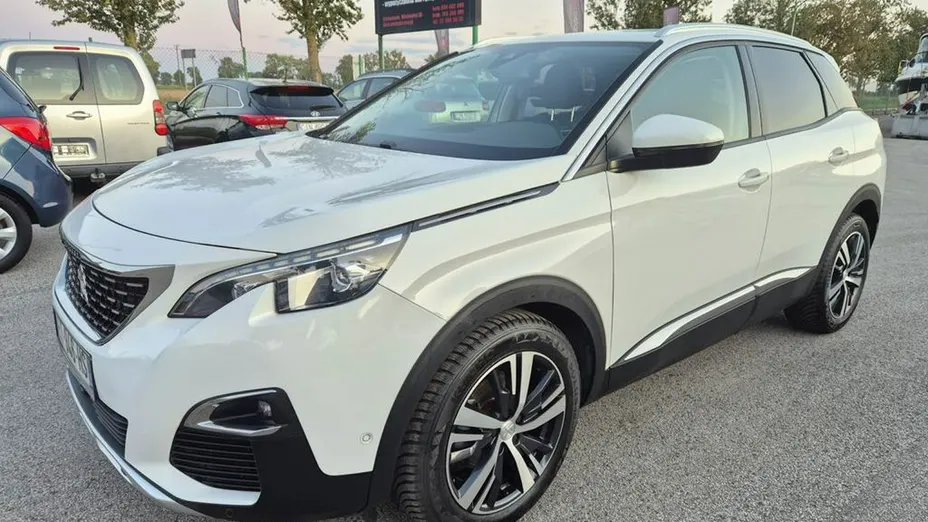 PEUGEOT 3008 -
