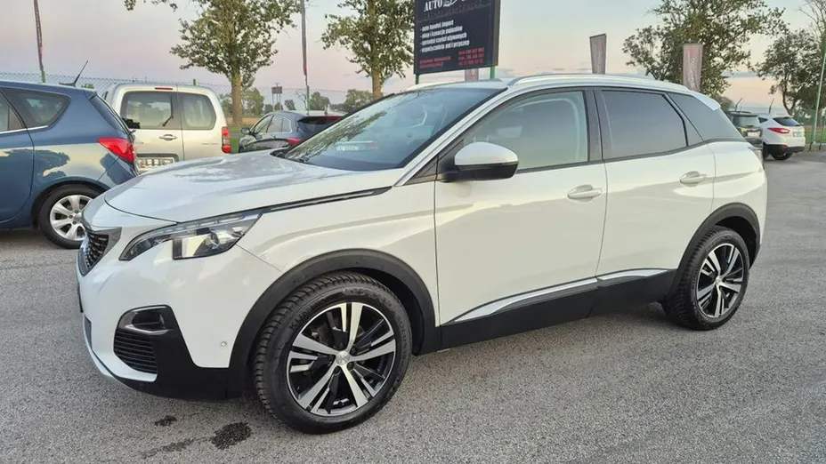 PEUGEOT 3008 -