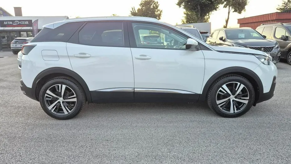 PEUGEOT 3008 -