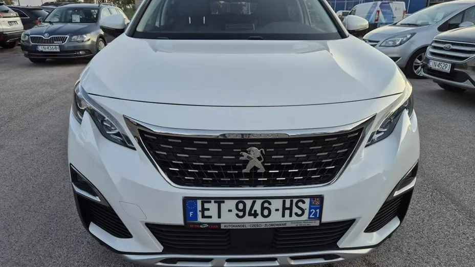 PEUGEOT 3008 -
