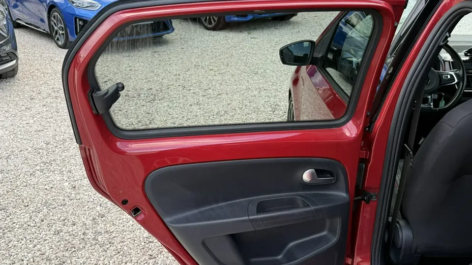 VOLKSWAGEN up! -
