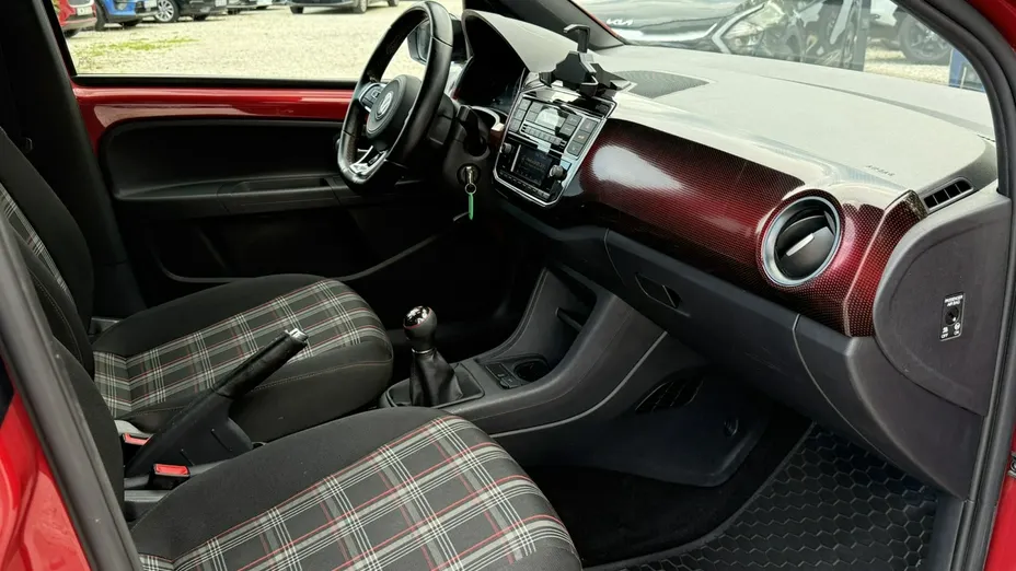 VOLKSWAGEN up! -