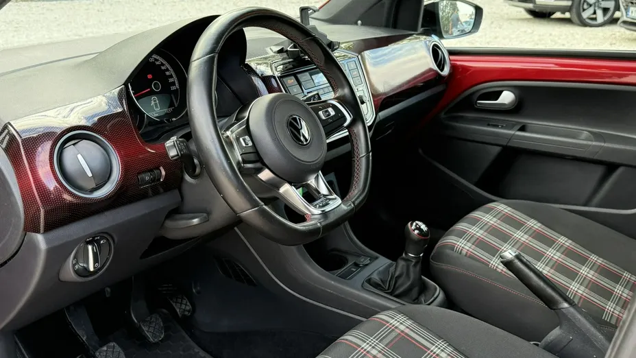 VOLKSWAGEN up! -