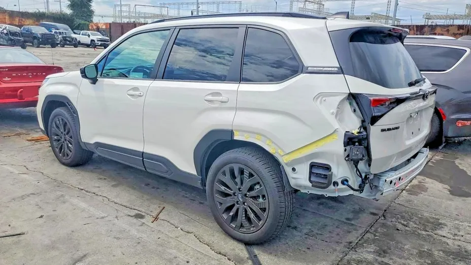 SUBARU Forester -